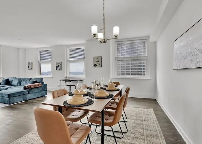 Heb703 Modern & Chic 2 Bedroom Downtown Worth, Free Parking, Walk To Convention Center *