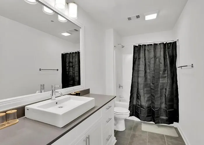 Heb703 Modern & Chic 2 Bedroom Downtown Worth, Free Parking, Walk To Convention Center